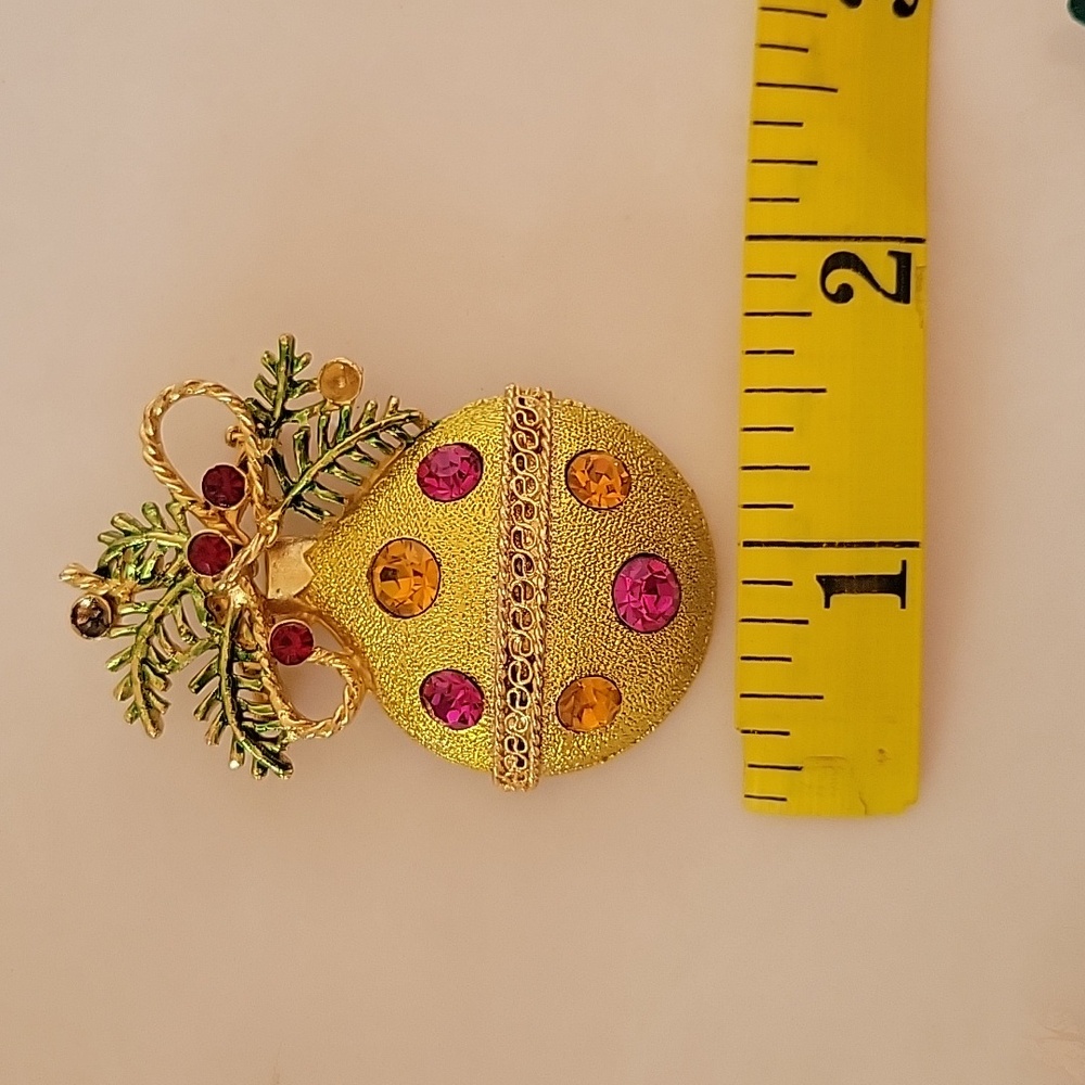 Jeweled Christmas Ornanent Brooch Pin With Holly - Picture 5 of 6